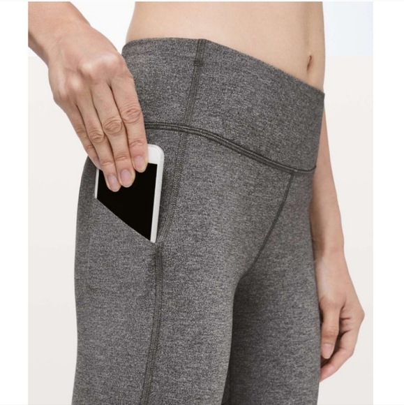 Lululemon Pace Rival Crop 22” Heathered Black Gray Size 6 Mesh Panels + Pockets - Picture 2 of 14